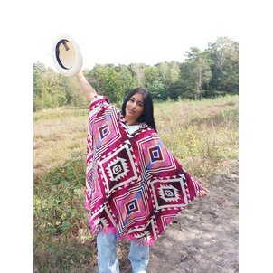 EcuaFina Alpaca Poncho Entente Pink