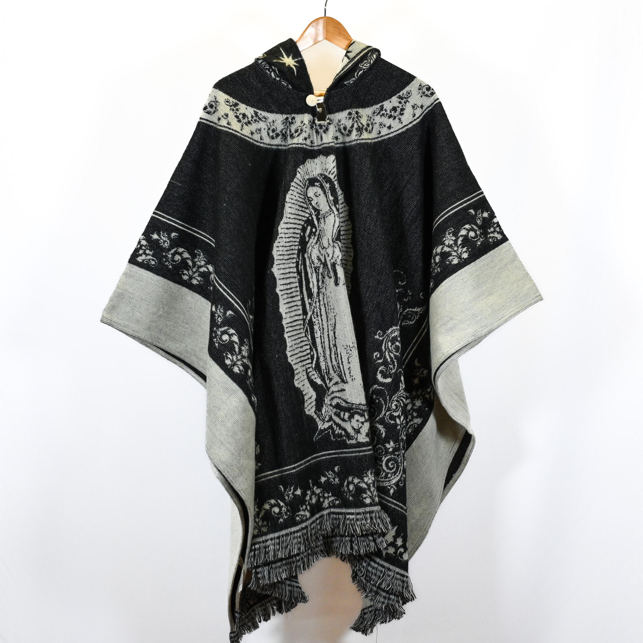 EcuaFina Poncho Dibujo Guadalupe negro = Guadalupe Zwart