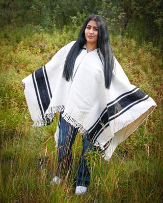 EcuaFina Wool Poncho Chagra Ibis
