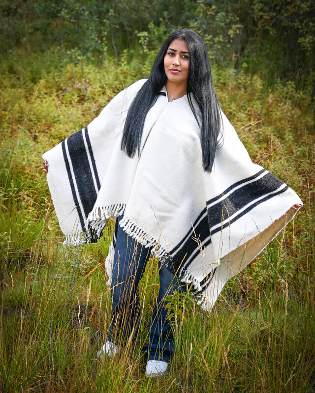 EcuaFina Prachtige originele, zware puur wollen Chagra poncho - Model IBIS