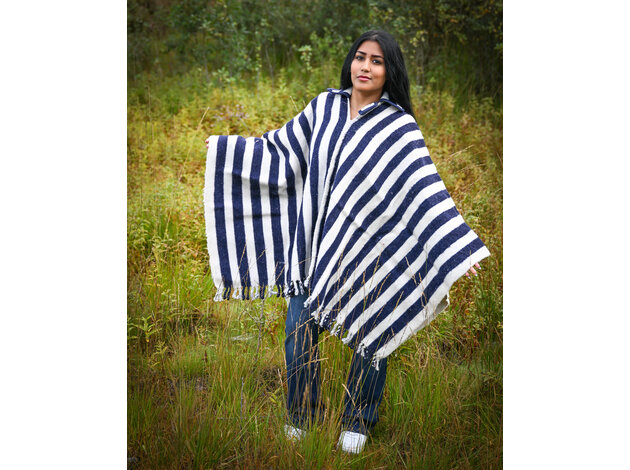 EcuaFina Poncho Original Chagra - Gallito
