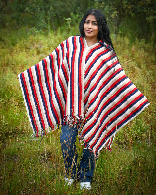 EcuaFina Wunderschöne, schwere originale Chagra Poncho - Model AGUILA