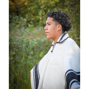 EcuaFina Beautiful original, heavy pure wool Chagra poncho - Model IBIS