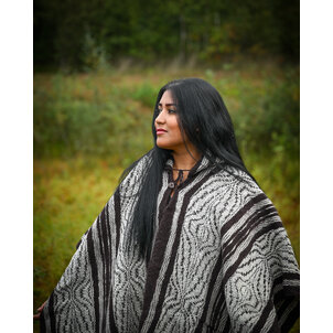 EcuaFina Poncho Elena Brown