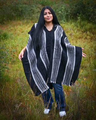 EcuaFina Poncho en Alpaga Elena Noir