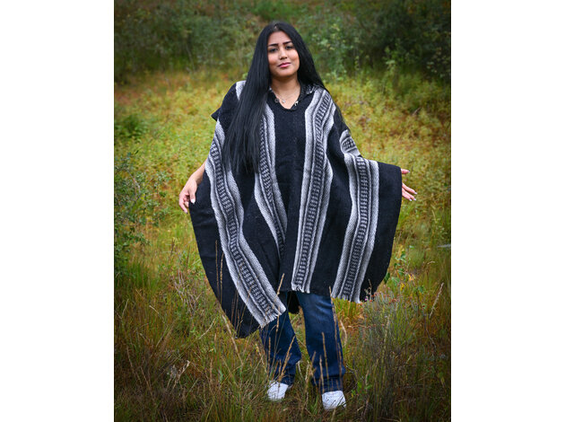 EcuaFina Poncho Elena	- Zwart
