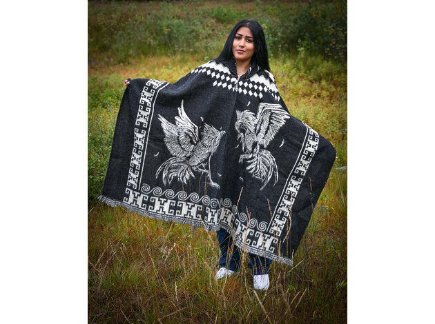 EcuaFina Poncho Dibujo Gallo Gris
