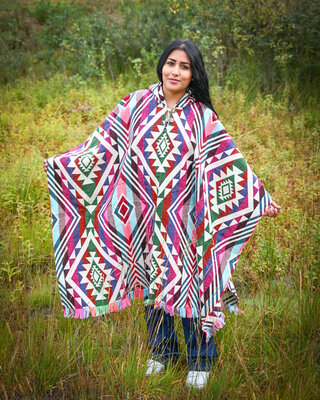 EcuaFina Poncho en Alpaga Entente Fleuri