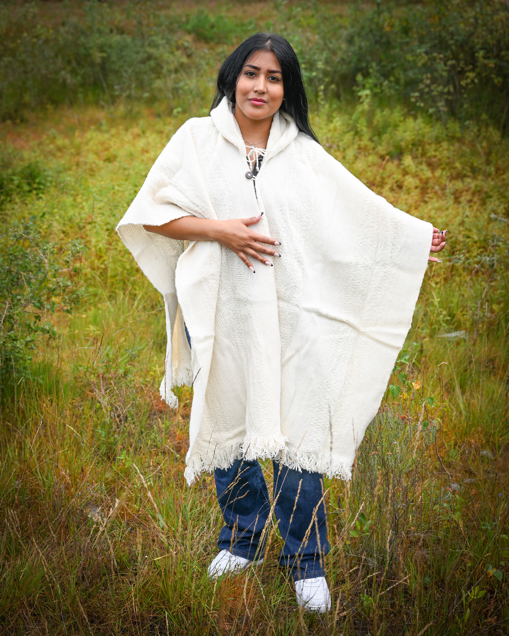 EcuaFina Poncho Elena Weiss