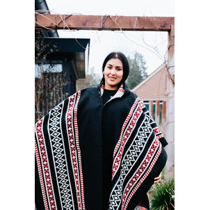 Poncho Coquitos Noir - magnifique motif Andes - pour femmes et hommes