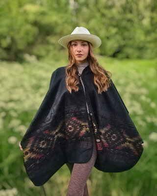 Poncho Rosanna - Zwart