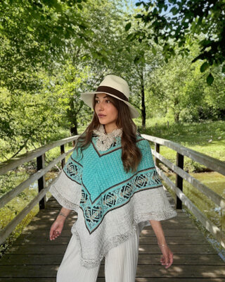 Alpaca Poncho Rosanna Driehoek Mint