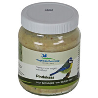 Vogelbescherming Vogelbescherming pindakaas vogel met noten 330 gram