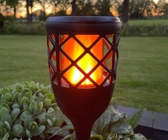 Torcia solare da giardino con effetto fiamma - nera