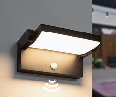 Lampada da parete regolabile Berlin con sensore - nero