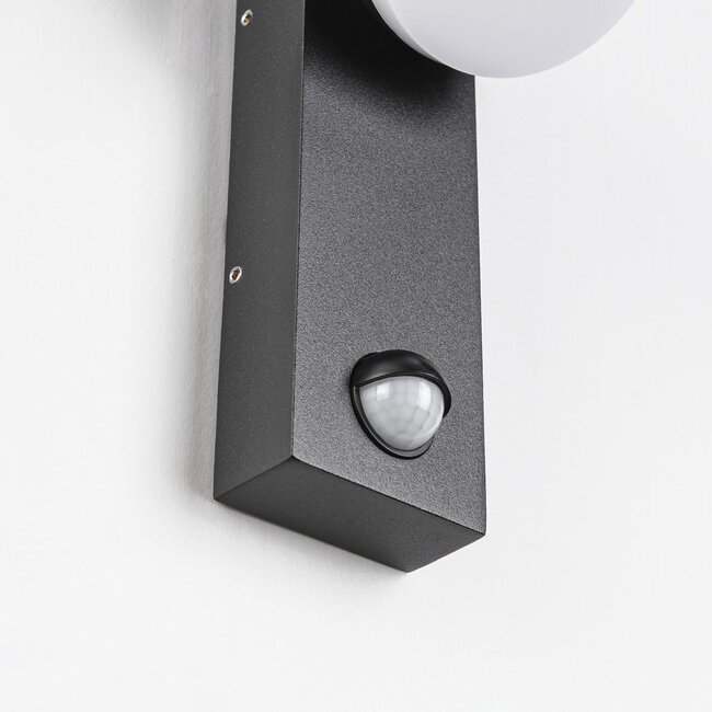 Applique da esterno industriale Sil con sensore - nero con LED integrato