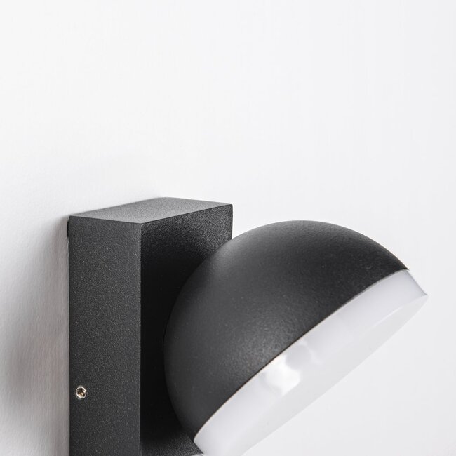 Applique da esterno industriale Sil con sensore - nero con LED integrato