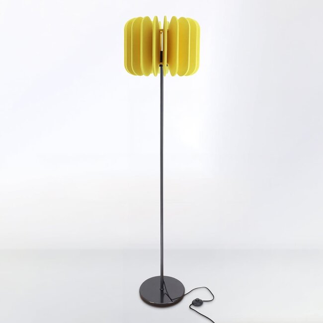 Lampada da terra Lenthe - feltro PET giallo