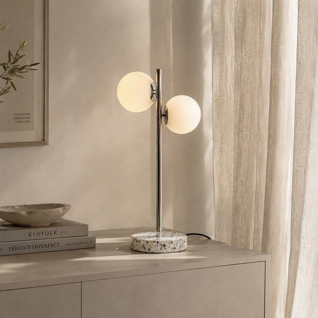Lampada da tavolo a 2 luci Pallon con vetro bianco latte - effetto marmo