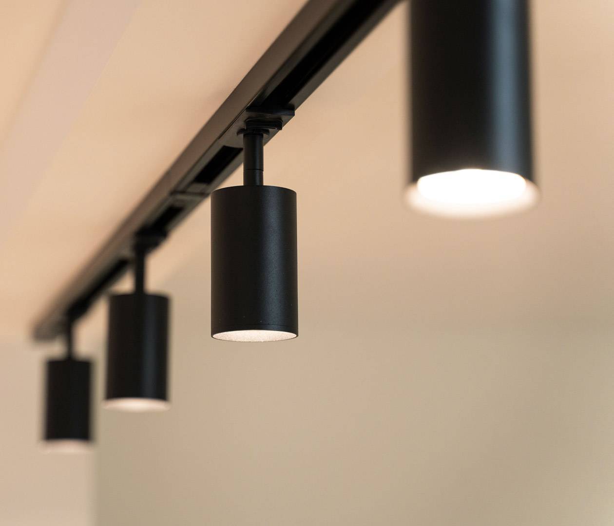 Illuminazione a binario moderna