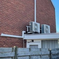 5 kW Mitsubishi Heavy voor woonkamer en 6,5 kW voor 1e en 2e verdieping 