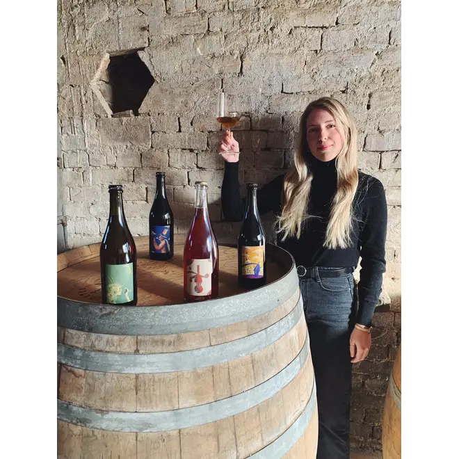 Viv Winery Tasting Case