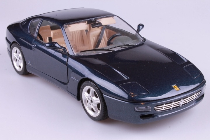 Schaalmodel 1:18 Ferrari 456 GT Blauw Bburago