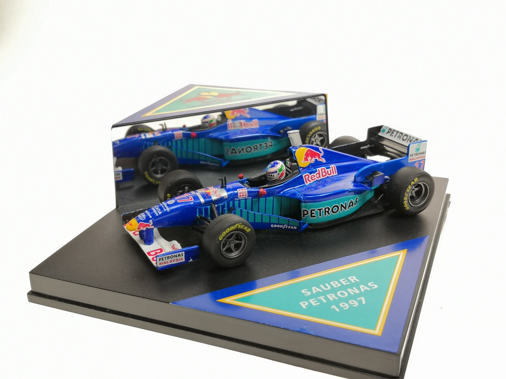 Schaalmodel 1:43 Red Bull Sauber Petronas C16 #17 Gianni Morbidelli Onyx