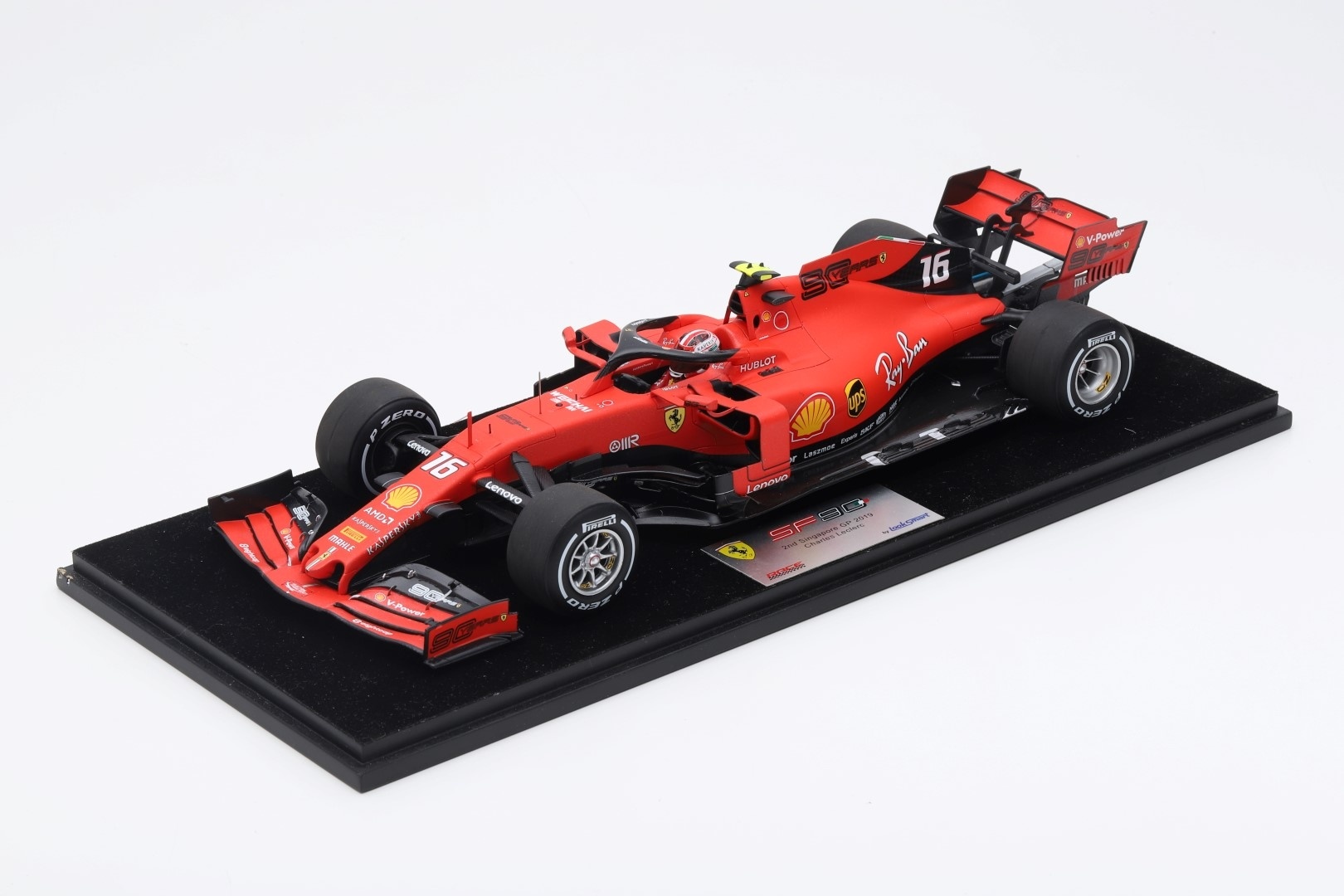 Modelauto 1:18 Scuderia Ferrari SF90 - Charles Leclerc #16 2nd place Singapore GP 2019 - Looksmart