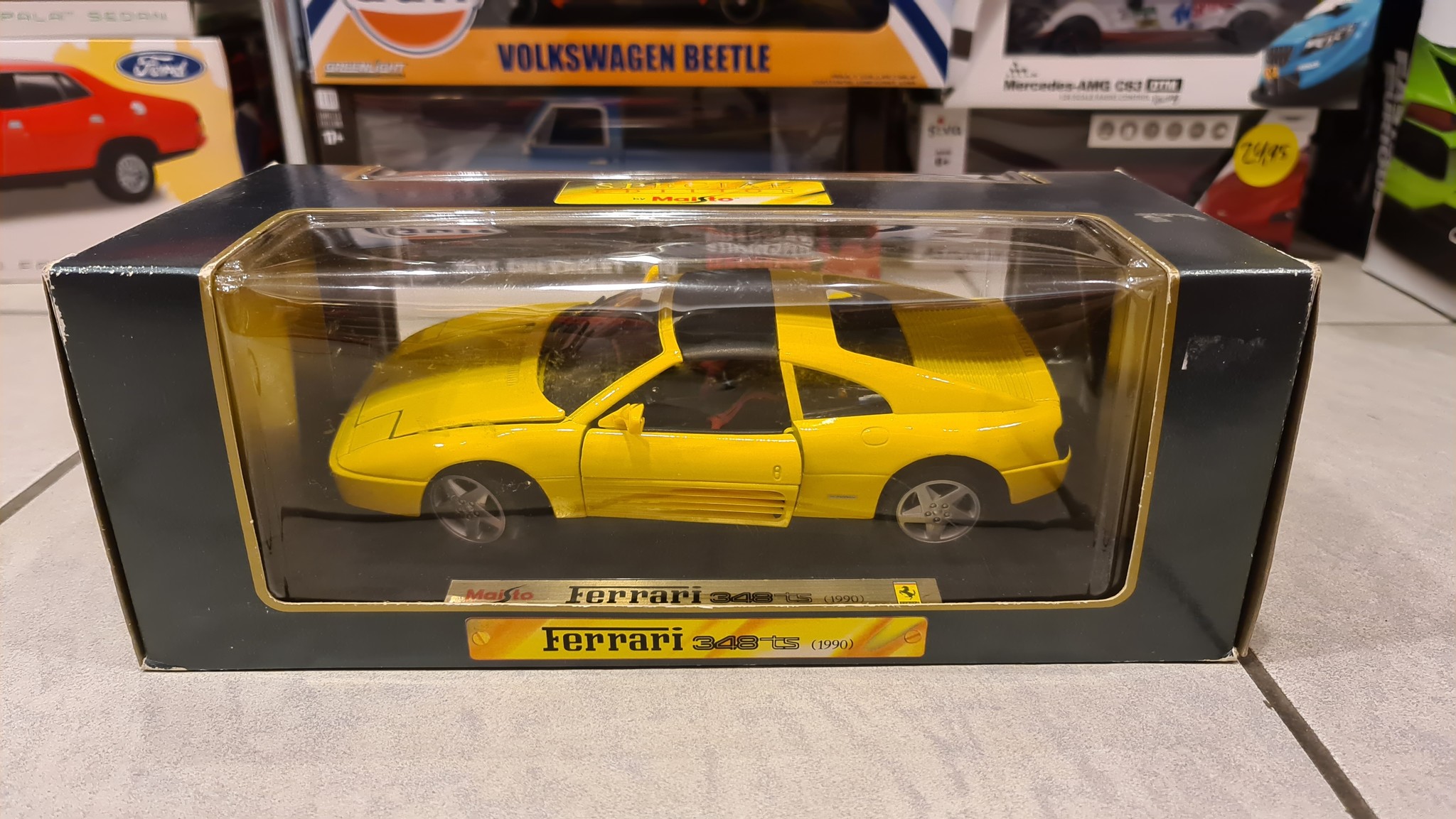 Schaalmodel 1:18 Ferrari 348 TS 1990 Geel