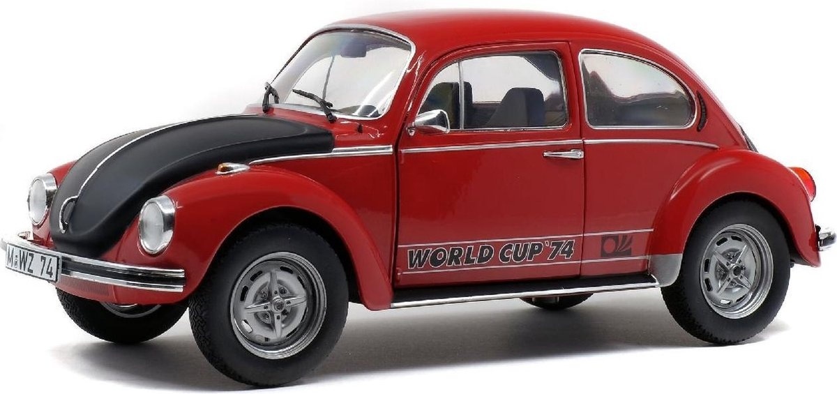 Scalemodel 1:18 Volkswagen VW Beetle 1303 World Cup Edition 1974 Solido