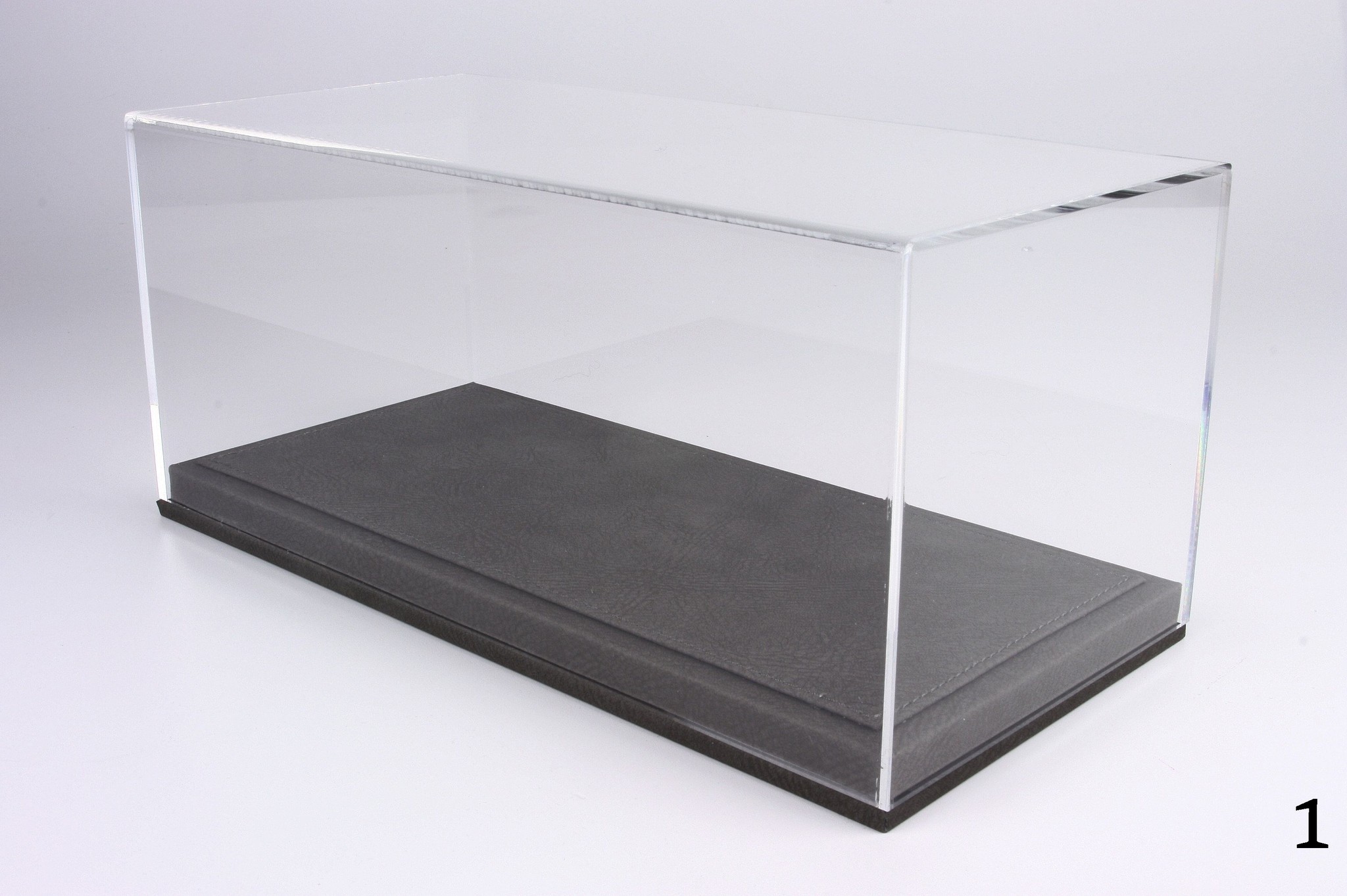 Display 1:18 BBR Models Leder grijs met grijze stiksels