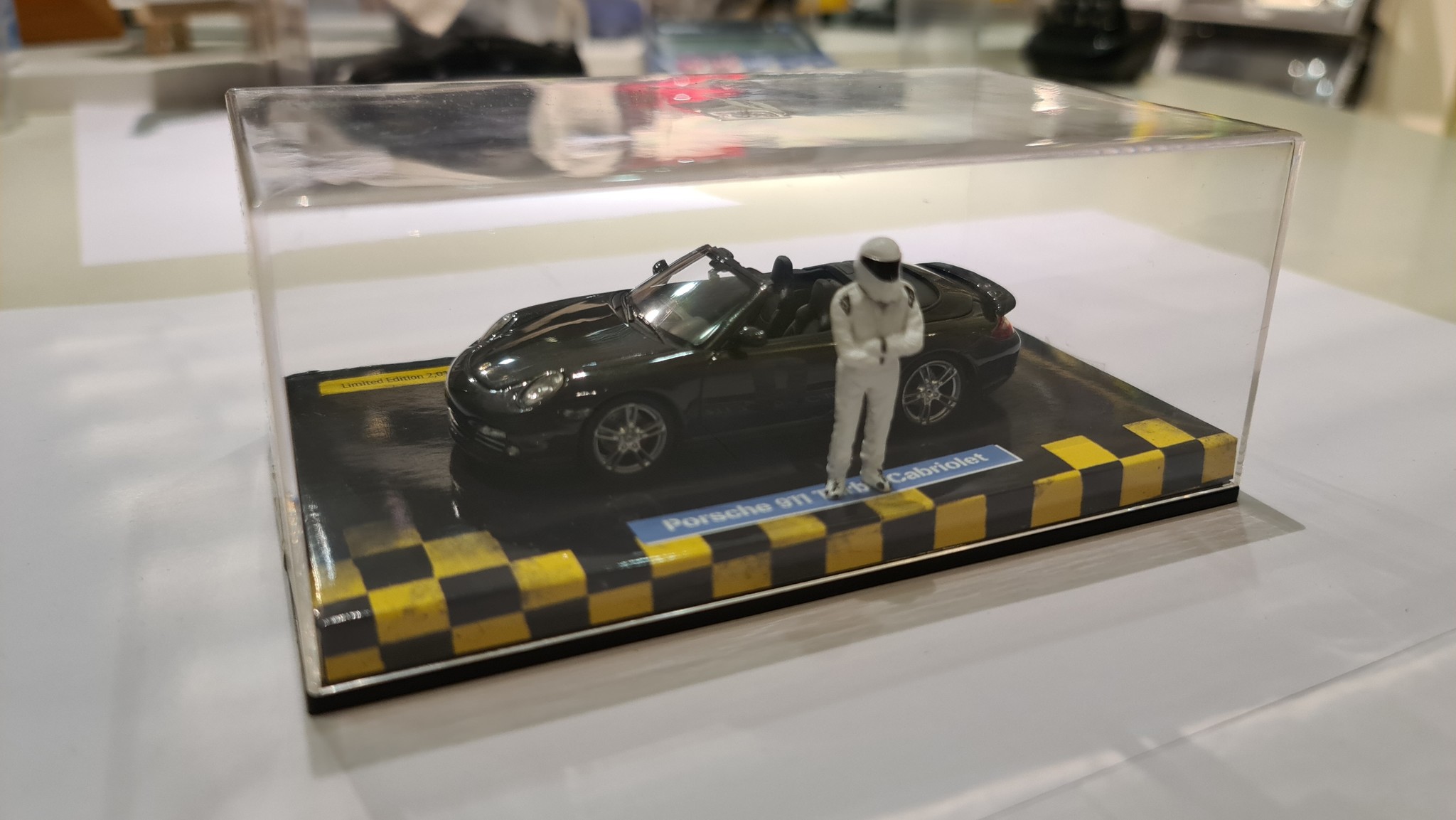 Schaalmodel 1:43 Porsche 911 Turbo Cabriolet 'Top Gear' Minichamps