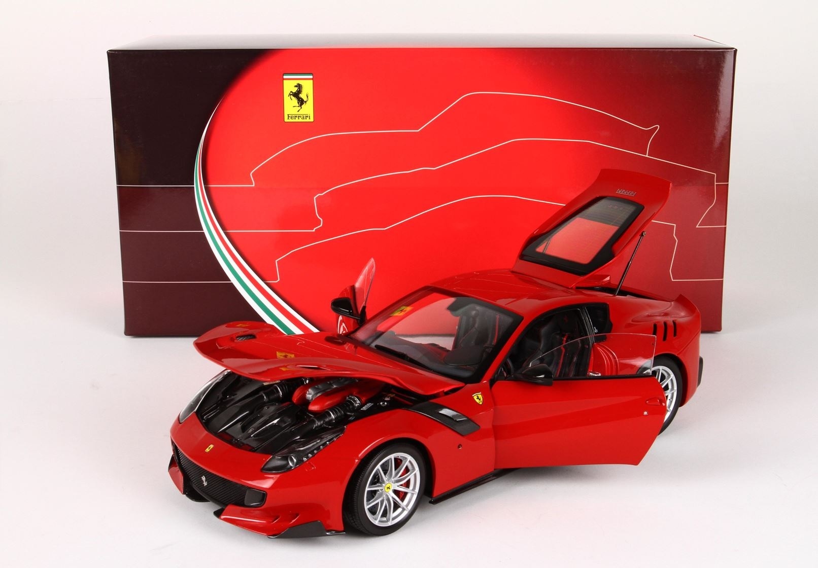 Schaalmodel 1:18 Ferrari F12 TDF 2016 Rosso Corsa 322 BBR