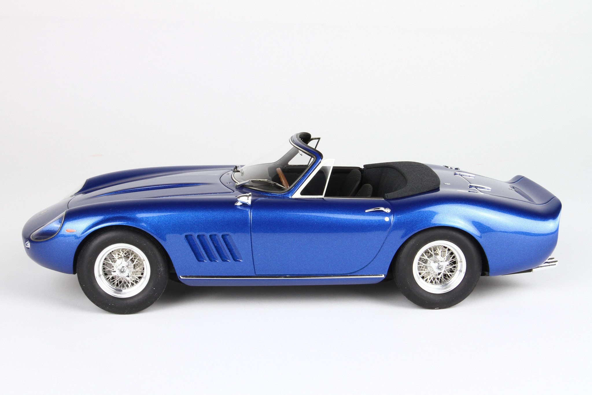 Schaalmodel 1:18 Ferrari 275 GTS/4 NART S/N 10453 Steve McQueen 1967 Blauw BBR