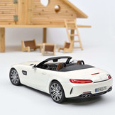 Scalemodel 1:18 Mercedes-AMG GT C Roadster 2019 Facelift - White metallic Norev