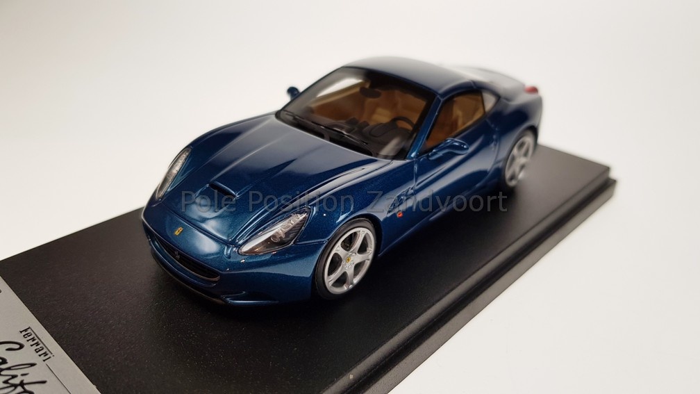 Schaalmodel 1:43 Ferrari California Closed Roof Blue Abu Dhabi Looksmart