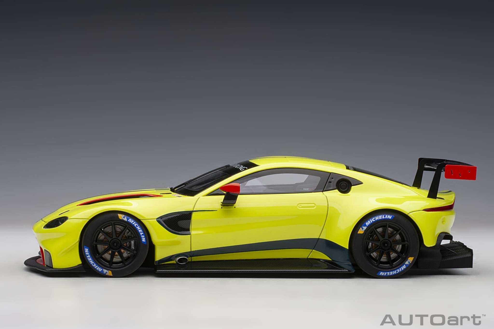 Schaalmodel 1:18 Aston Martin Vantage GTE Le Mans Pro Presentation