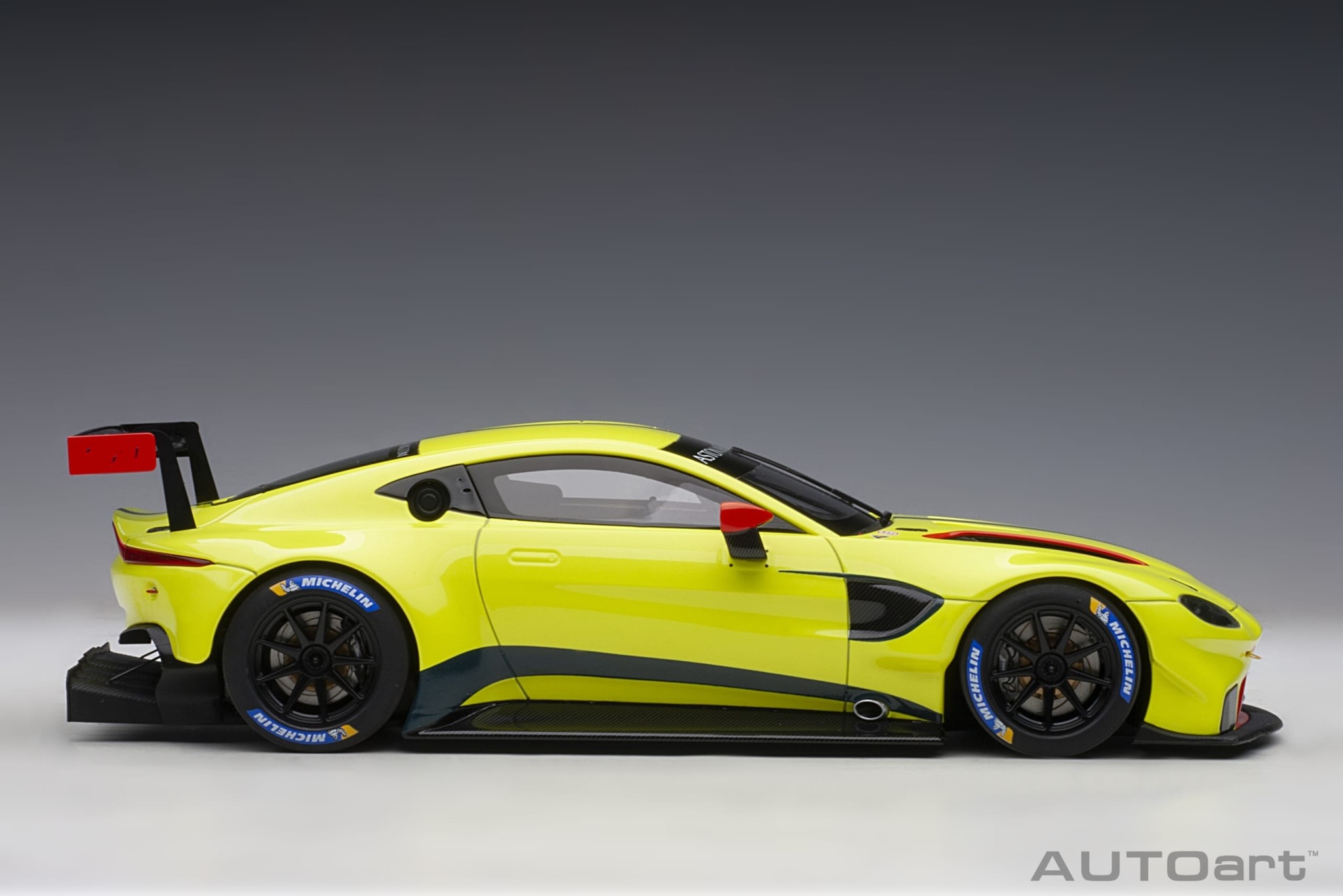 Schaalmodel 1:18 Aston Martin Vantage GTE Le Mans Pro Presentation
