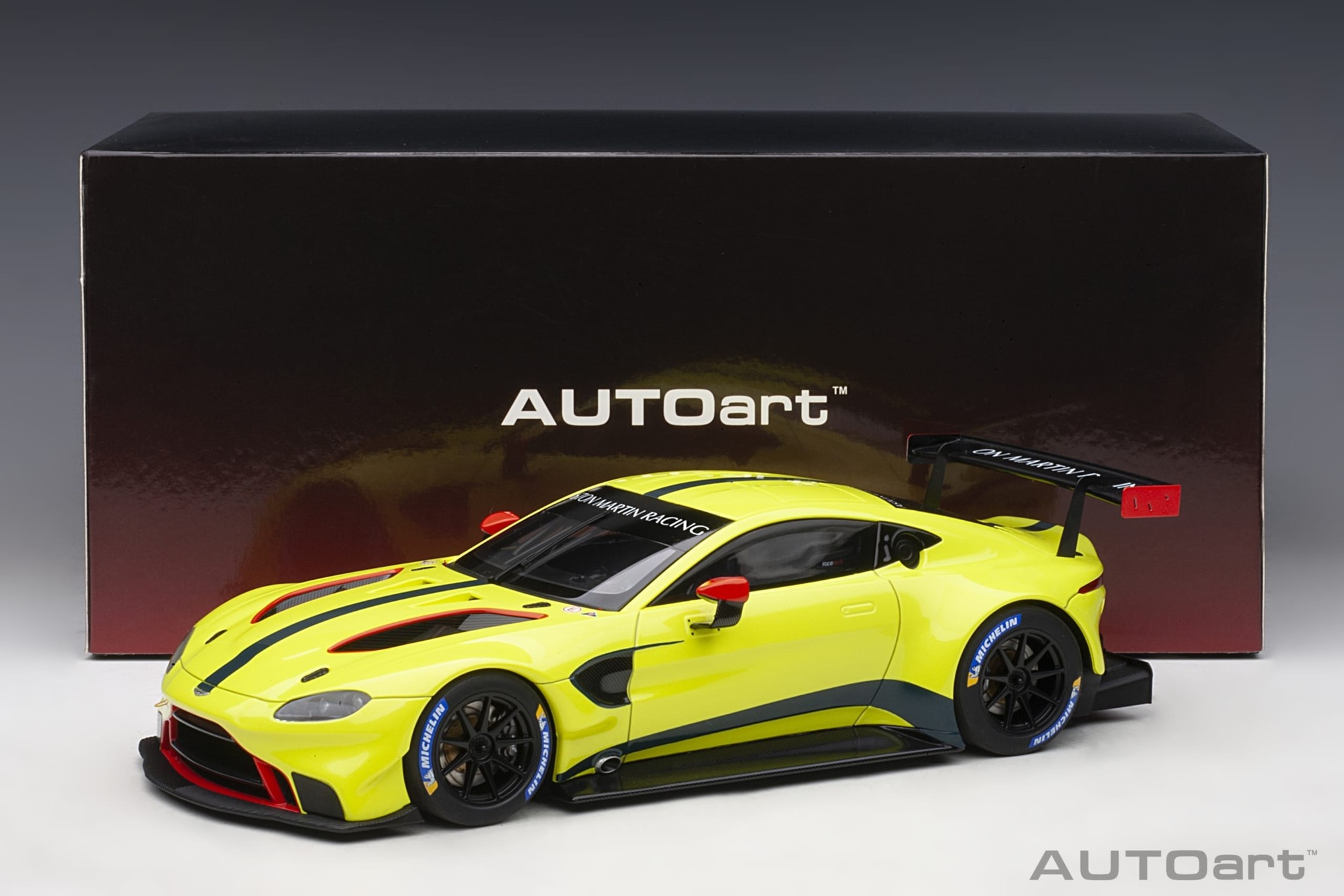 Schaalmodel 1:18 Aston Martin Vantage GTE Le Mans Pro Presentation
