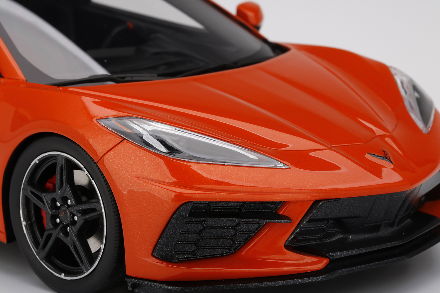 Schaalmodel 1:18 Chevrolet Corvette C8 2020 Orange High Wing TopSpeed Models