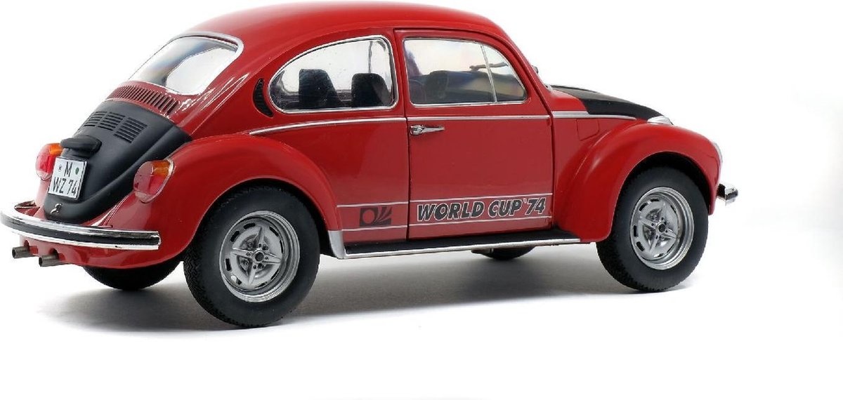 Scalemodel 1:18 Volkswagen VW Beetle 1303 World Cup Edition 1974 Solido