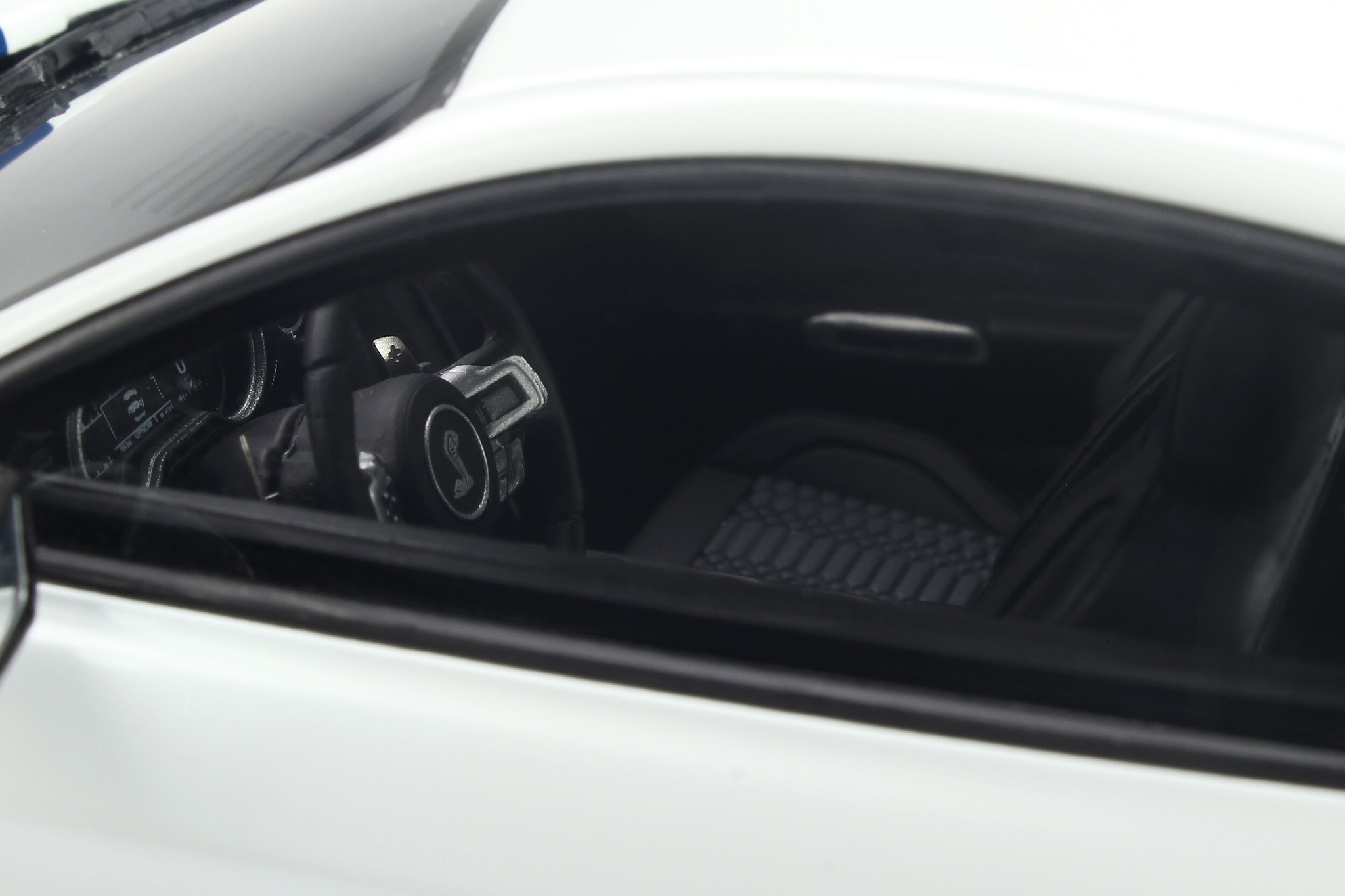 Schaalmodel 1:18 Ford Mustang Shelby GT500 Dragon Snake GT Spirit