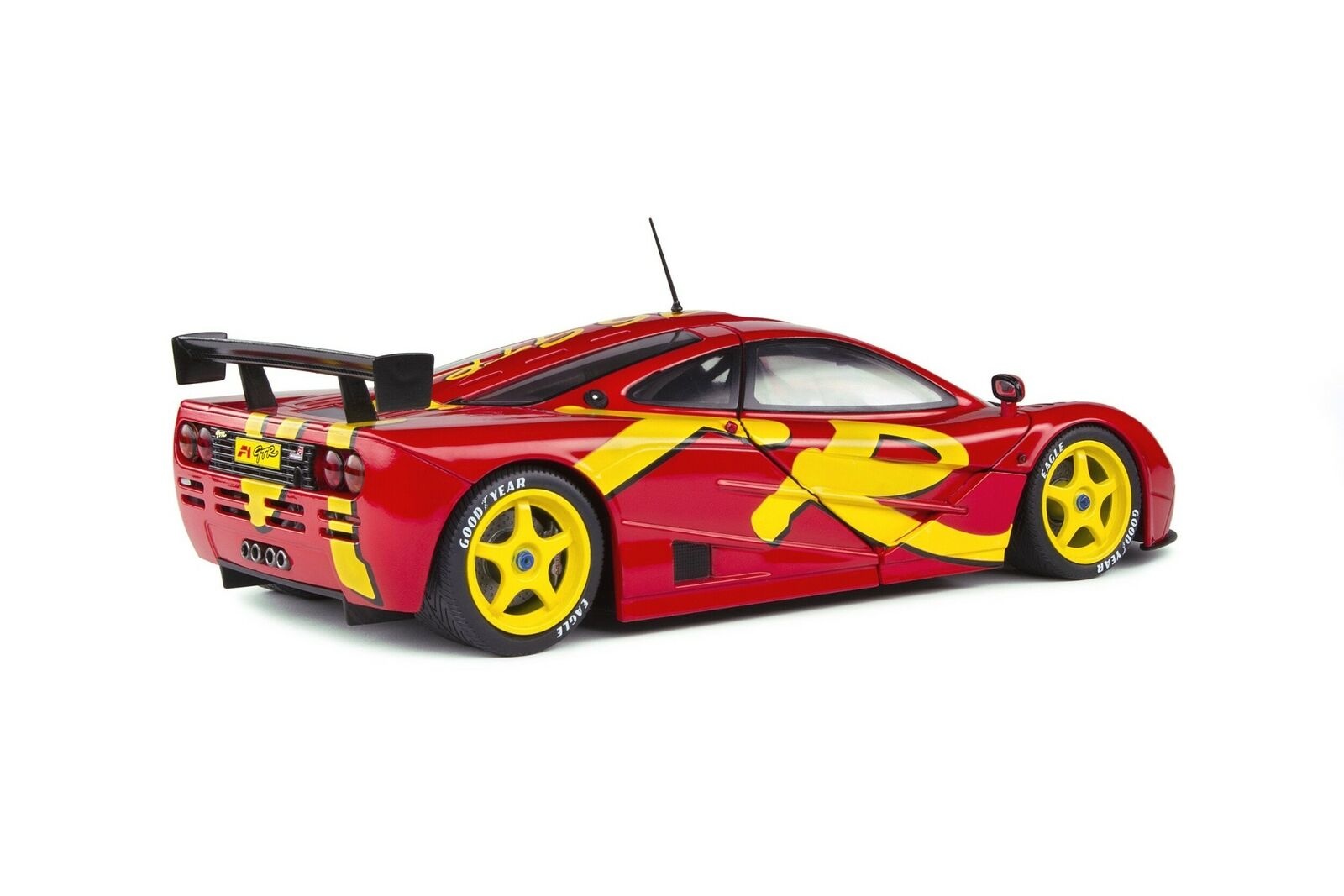 Schaalmodel 1:18 McLaren F1 GTR Red Solido