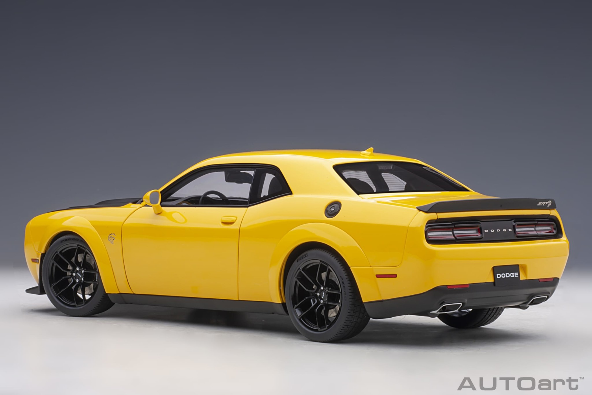 Schaalmodel 1:18 Dodge Challenger SRT Hellcat Widebody 'Yellow' Autoart