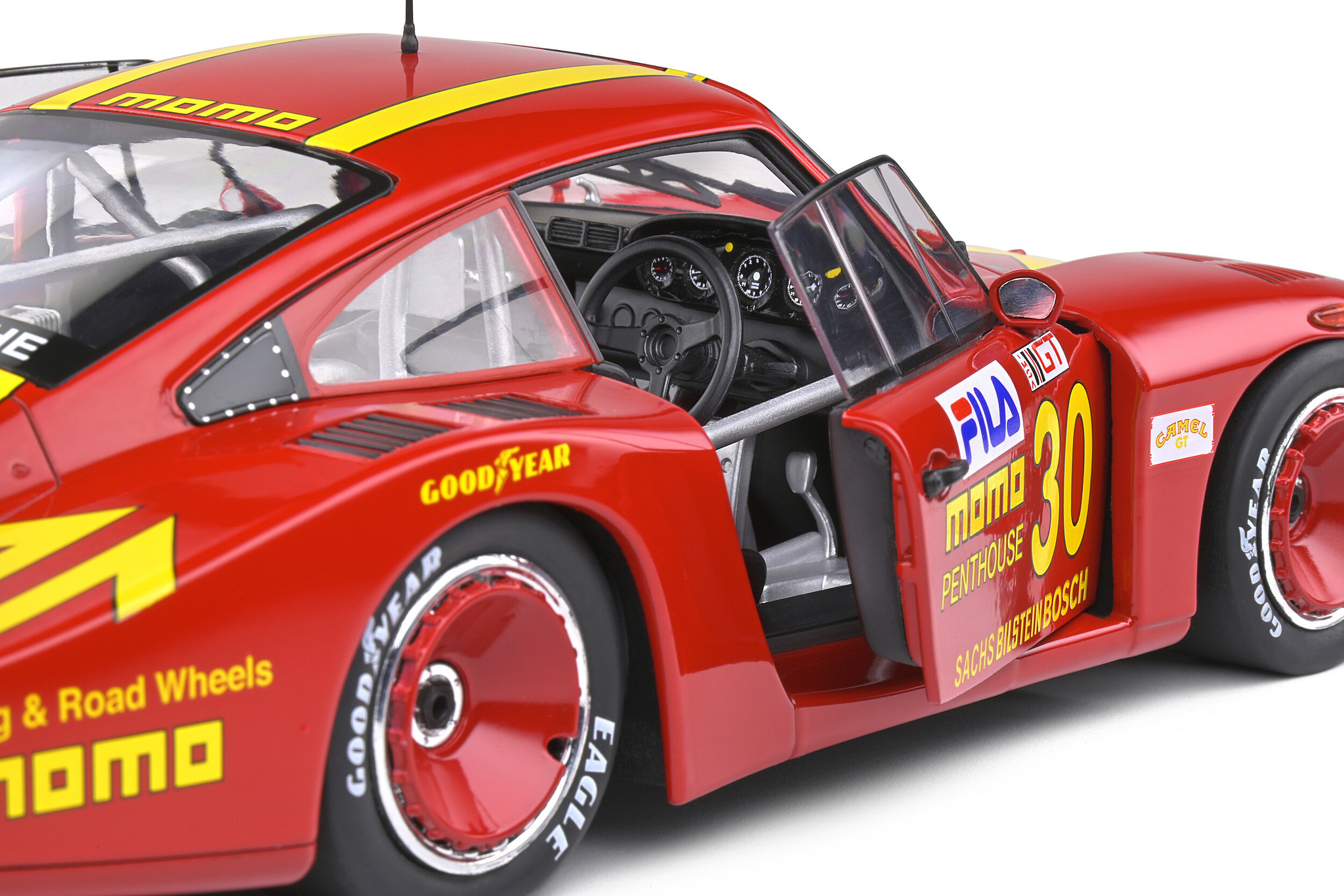 1:18 Porsche 935 'Mobydick' #30 Moretti 24H Le Mans Solido