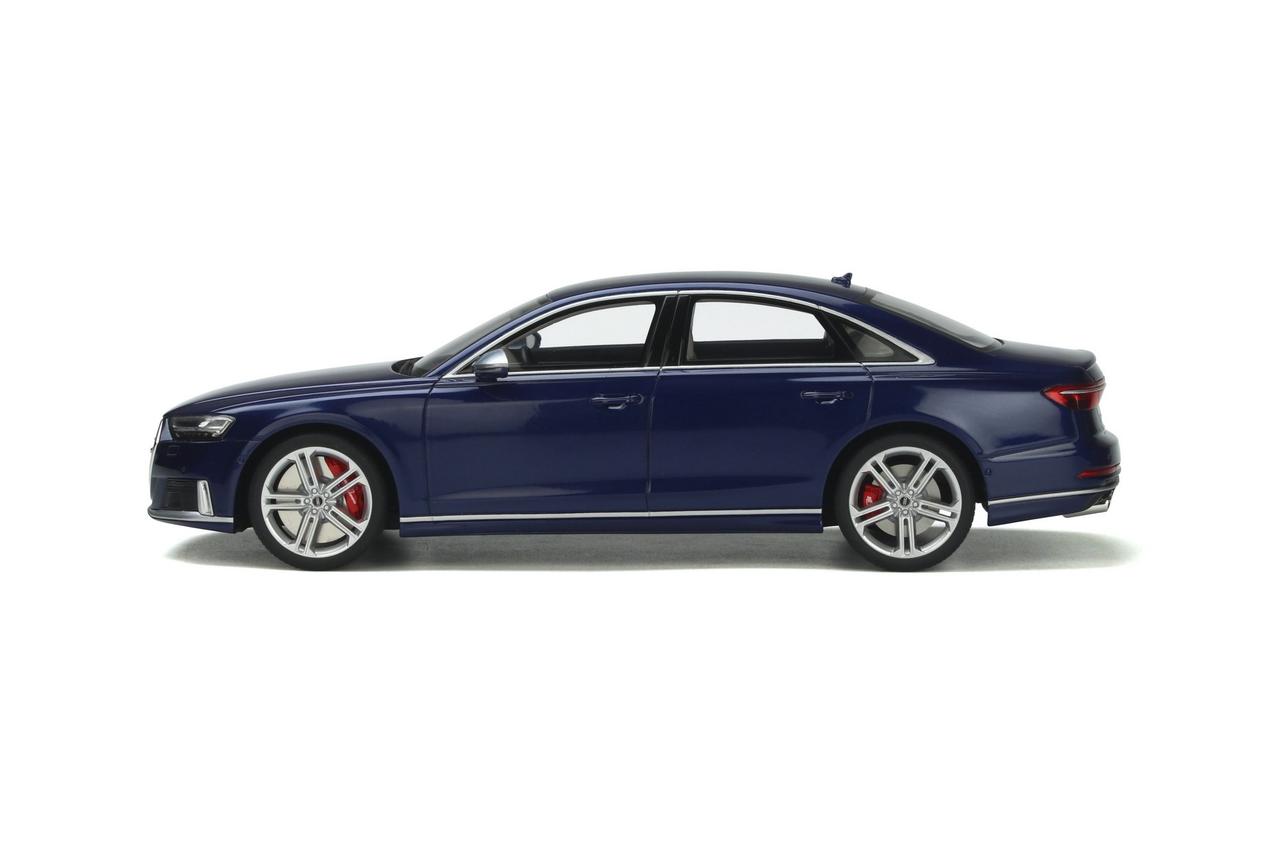 1:18 Audi S8 Navarra Blue GT Spirit