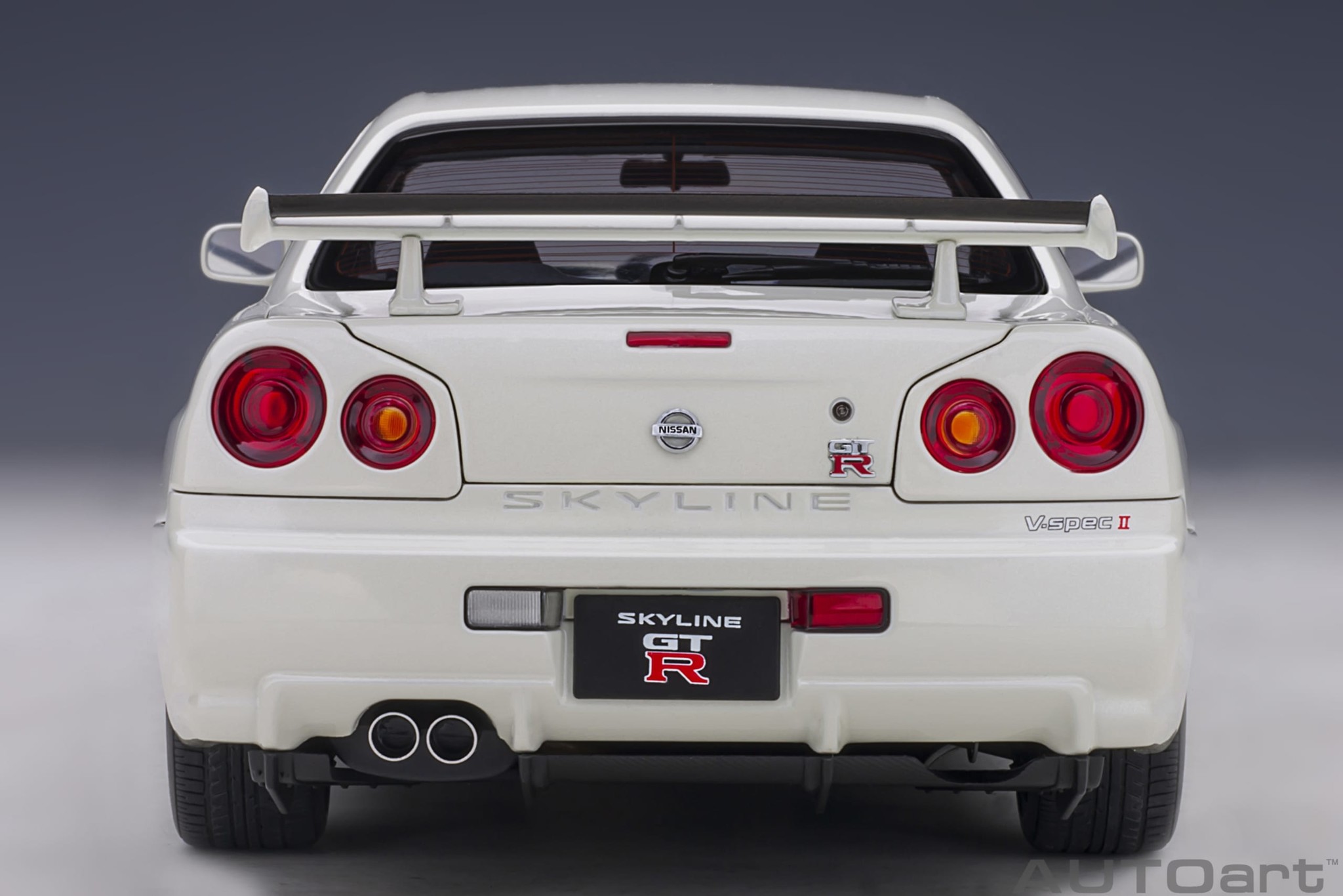 1:18 Nissan Skyline GT-R (R34) V-Spec II White Autoart