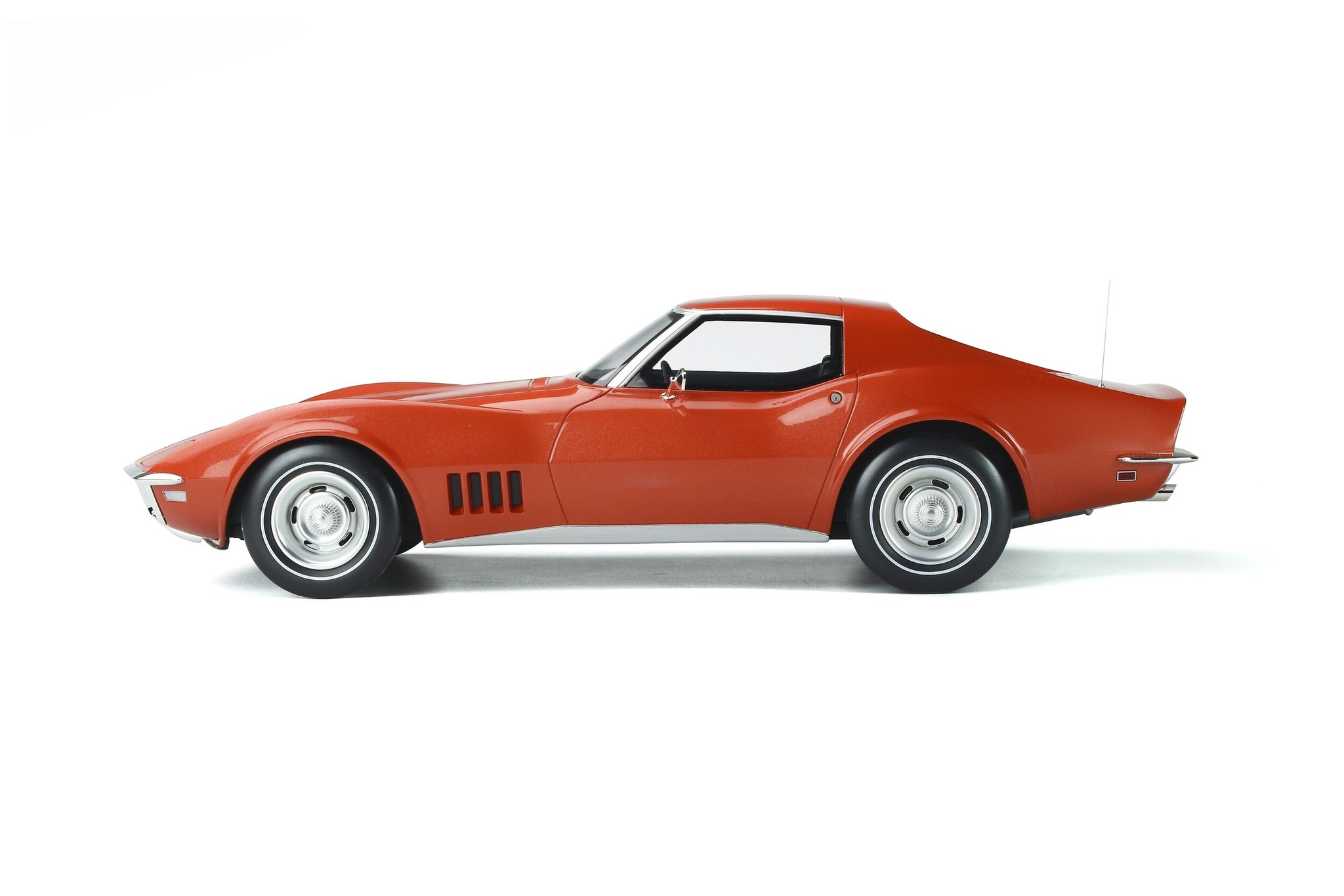 1:12 Chevrolet Corvette C3 1968 Rot GT Spirit