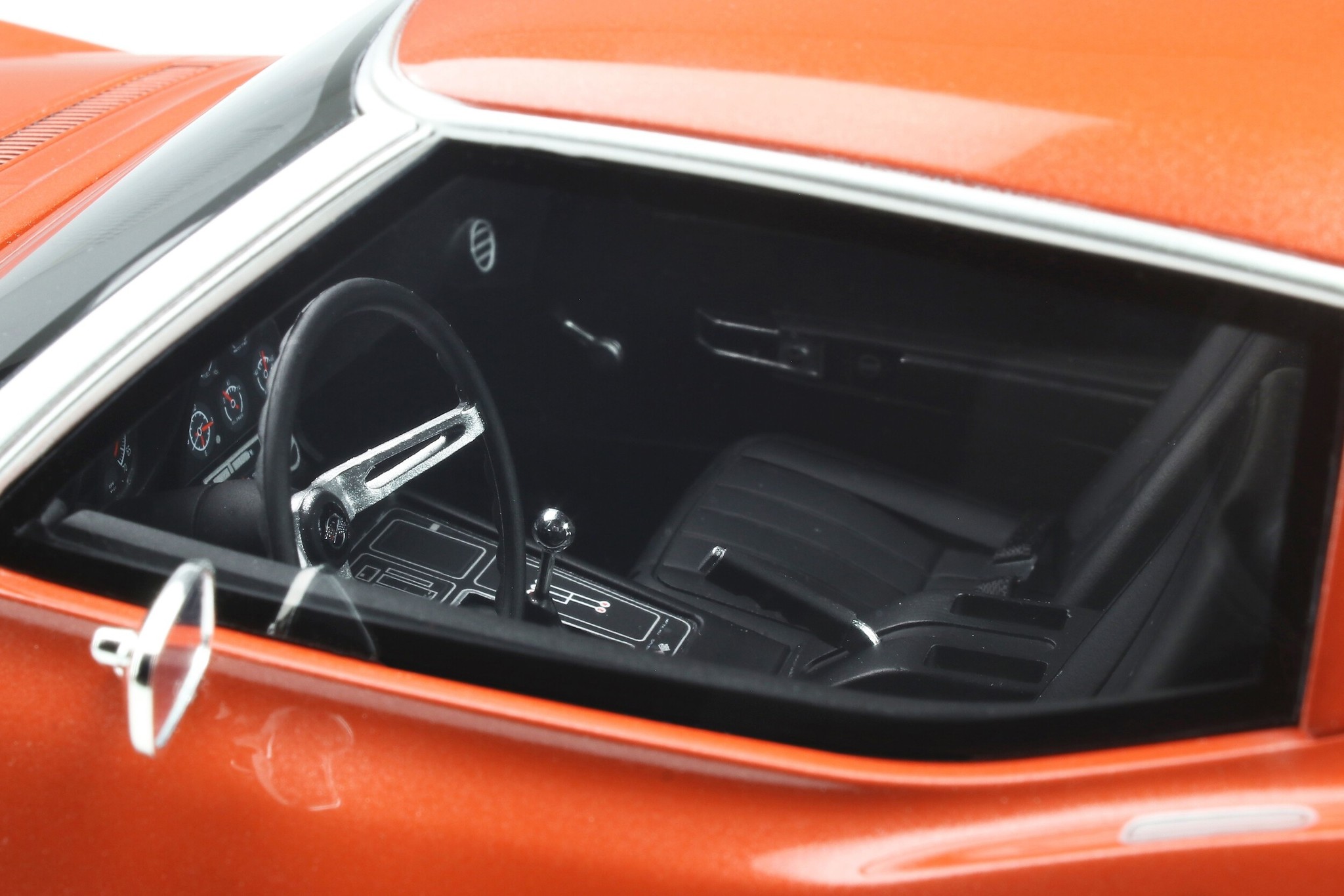 1:12 Chevrolet Corvette C3 1968 Rood GT Spirit